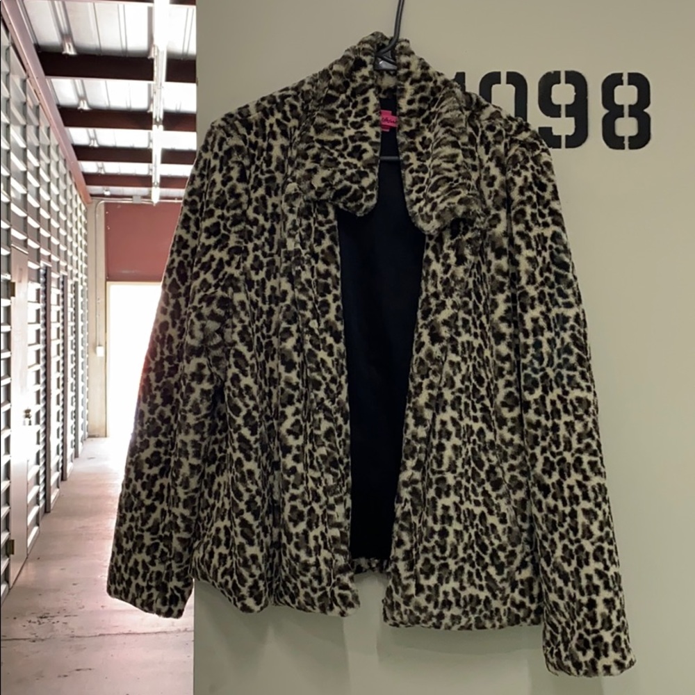 Betsy Johnson leopard print coat